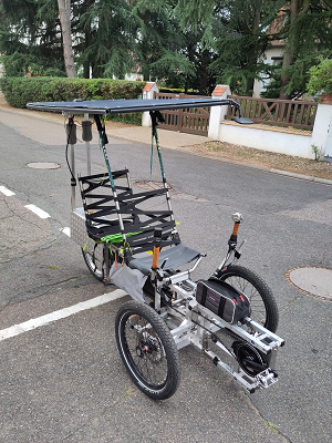 Fichier:Vhéliotech 21 dans une configuration solaire allégée le temps d'une expérimentation en montagne.png